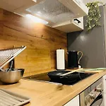 - 9 Bedrooms - 22 Beds - Wifi - Kitchen