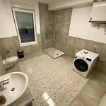 - 9 Bedrooms - 22 Beds - Wifi - Kitchen *