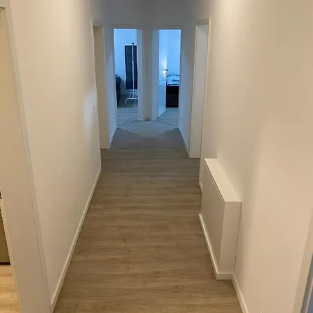 - 9 Bedrooms - 22 Beds - Wifi - Kitchen * Paderborn