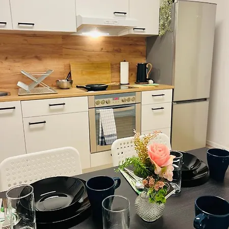 - 9 Bedrooms - 22 Beds - Wifi - Kitchen