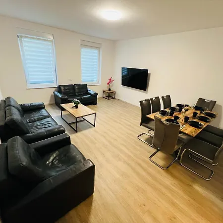 Apartment - 9 Bedrooms - 22 Beds - Wifi - Kitchen