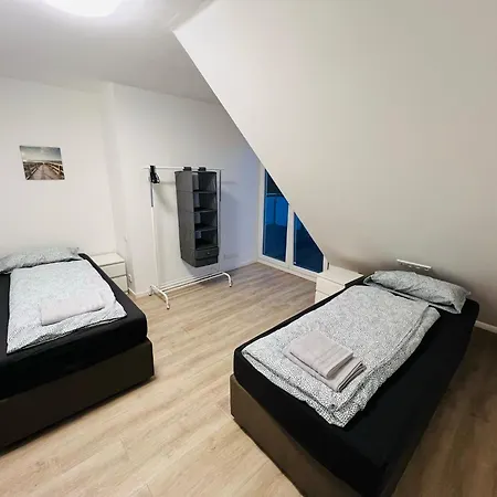 - 9 Bedrooms - 22 Beds - Wifi - Kitchen *