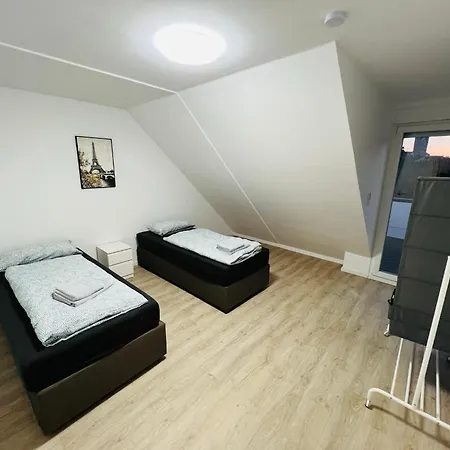 Apartment - 9 Bedrooms - 22 Beds - Wifi - Kitchen *