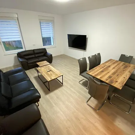 - 9 Bedrooms - 22 Beds - Wifi - Kitchen Apartment Paderborn