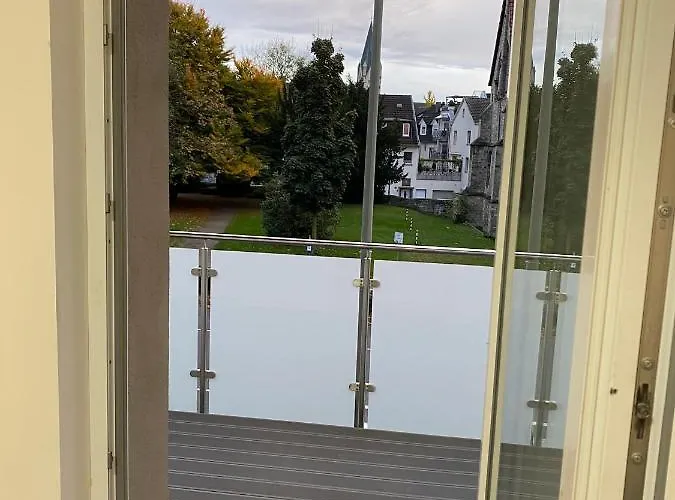 - 9 Bedrooms - 22 Beds - Wifi - Kitchen * פאדרבורן