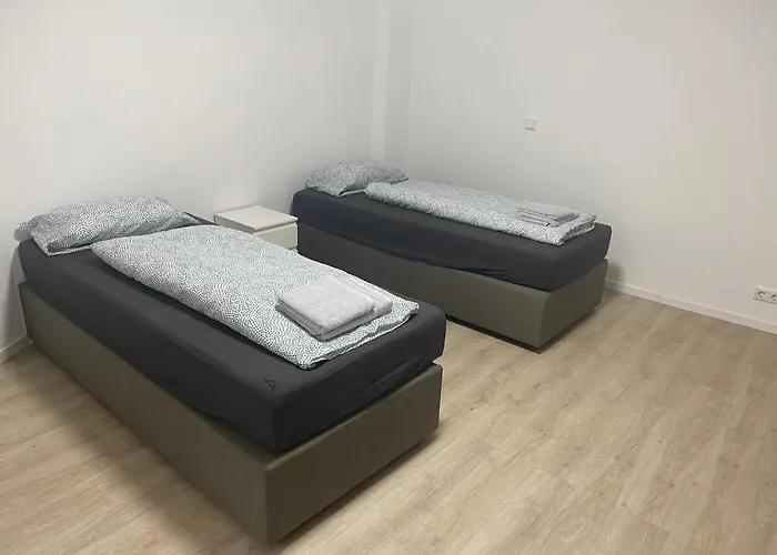 דירה - 9 Bedrooms - 22 Beds - Wifi - Kitchen *