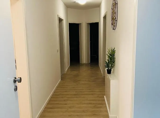 - 9 Bedrooms - 22 Beds - Wifi - Kitchen Paderborn