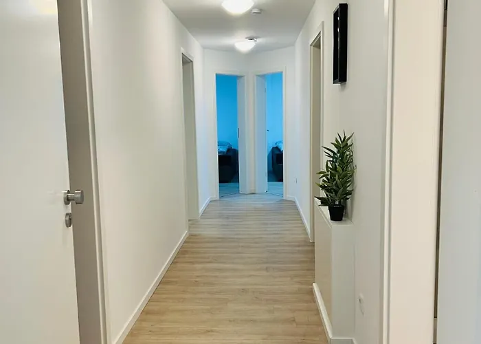 - 9 Bedrooms - 22 Beds - Wifi - Kitchen דירה